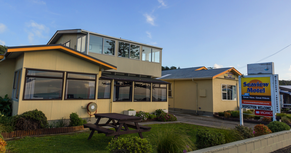 Seaview Motel is located on the seafront in Kaikoura; just 10 minutes stroll to the main shops, bars and restaurants. Four of our units have magnificent views across the ocean and for the others it is only a few steps away. We offer affordable accommodation for the entire family and have plenty of free and secure off street parking for cars, boats and trailers. The property has free WiFi in all rooms.
